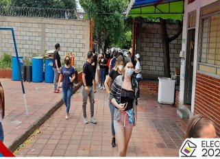 Los jóvenes, tarde, pero le cumplieron a la democracia./Foto: La Opinión