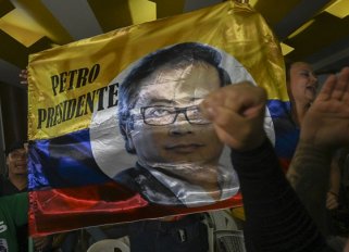 En diferentes ciudades del país los seguidores del Pacto Histórico celebraron el triunfo de Gustavo Petro. / Foto AFP