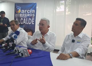 Uribe ratificó su respaldo a los candidatos del CD