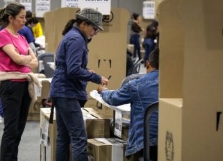 Con el cierre de los puestos de votación a las 4:00 de la tarde, comenzó el proceso de conteo de votos que definirá los resultados de las elecciones legislativas y de las consultas interpartidistas rumbo a la Presidencia de Colombia.