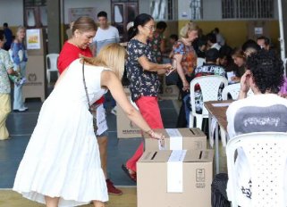 Elecciones legislativas en Cúcuta. Colegio Salesiano, principal puesto de votación. Foto Carlos Ramírez La Opinión