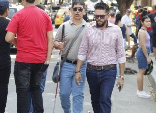 Las limitaciones físicas no fueron obstáculo para acudir a cumplir con la democracia/Foto Carlos Ramírez