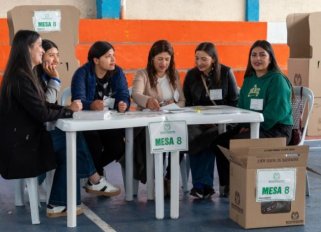 Jurados de votación están listos para las elecciones de mañana./Foto Colprensa