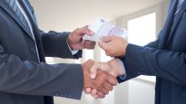 Los sectores más comprometidos por estas malas prácticas son: transporte, ocio y turismo, la banca y las telecomunicaciones.