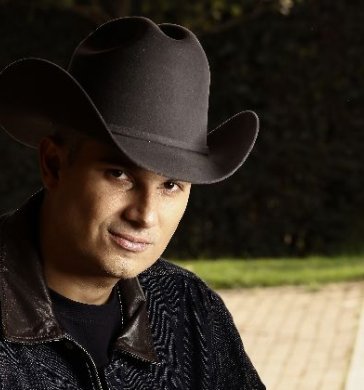 Pipe Bueno lanza ‘Ya Te Superé’, un himno de desamor y amor propio.