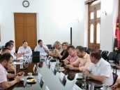 La comisión accidental del Senado, presidida por el senador Juan Carlos García Gómez, se reunió ayer con el gobernador William Villamizar, para analizar los planes del Gobierno en favor del Catatumbo.  / Foto cortesía 