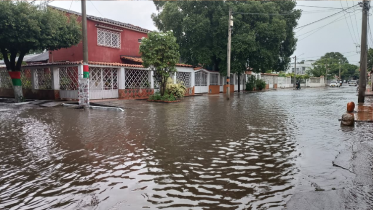 Fuertes lluvias causan inundaciones en Cúcuta