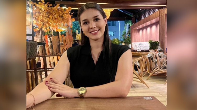 Joven Natalia Acosta 