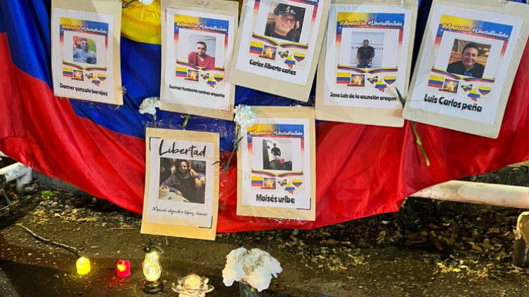 Velatón en el puente internacional Simón Bolívar.