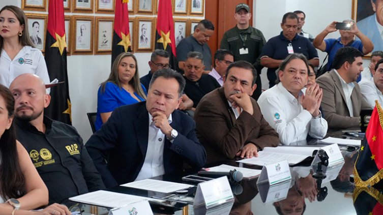 Gobernadores William Villamizar y Juvenal Díaz. / Foto: Manuel Ramírez-La Opinión