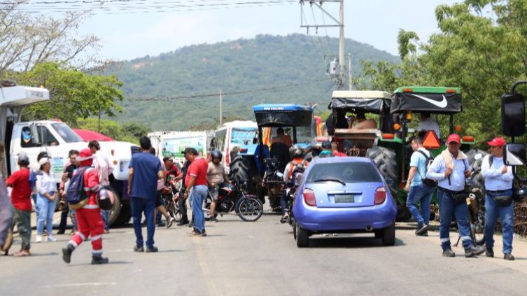 Más de 500 campesinos participaron de la movilización que emprendió el gremio arrocero.