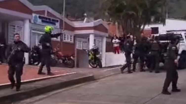 ATENTADO EN RAGONVALIA