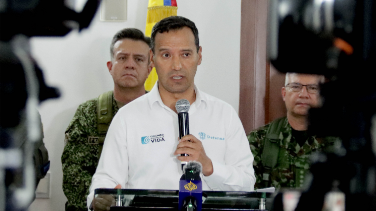 Pedro Sánchez, ministro de Defensa. 