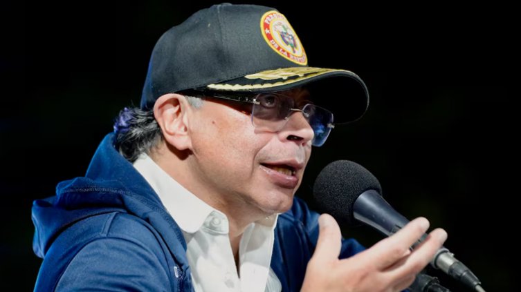 Petro insiste en que armas que asesinan en Colombia provienen de Ecuador
