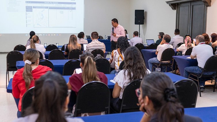 Funcionarios de las alcaldías de Norte de Santander y demás entidades ejecutoras de proyectos participaron en la socialización de la nueva metodología. / Foto: cortesía