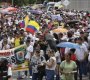 En Cúcuta, los docentes se movilizaron desde el parque Simón Bolívar hasta llegar al parque Santander.  / Foto : Juan Pablo Cohen / La Opinión 