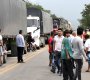 Bloqueos en la vía Cúcuta-Ocaña. / Foto Carlos Ramírez-La Opinión