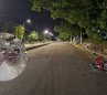 Horas después del accidente aún quedaban restos de la motocicleta y sangre en la vía. / Foto: Cortesía - La Opinión.