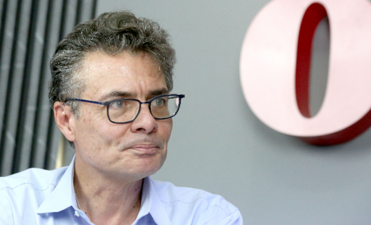 Alejandrp Gaviria podría abandonar la carrera por la precandidatura presidencial.