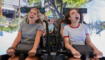Jurassic World, la montaña rusa más feroz