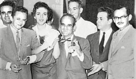 Foto del recuerdo | Reunión social en la década del 60