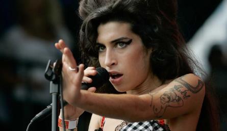 Rinden homenaje a Amy Winehouse