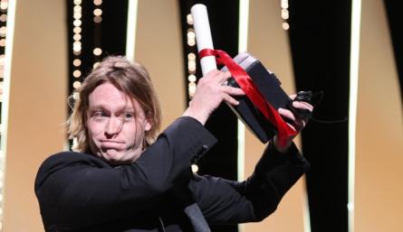 Cannes consagra al estadounidense Caleb Landry Jones