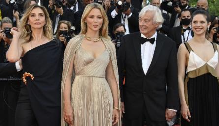  Verhoeven vuelve a Cannes con una historia de monjas lesbianas