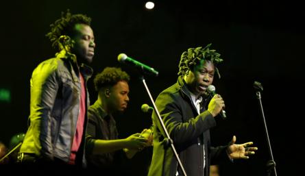 Herencia de Timbiquí, con once músicos; cinco, de la región de Timbiquí, Cauca, que fusiona el sonido de la marimba de Chonta./ Colprensa.