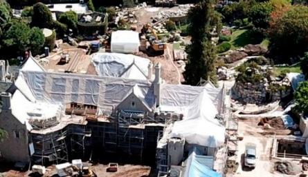 La Mansión Playboy tiene 29 habitaciones y Hefner pudo vivir allí hasta que murió