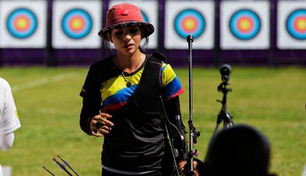 Valentina Acosta, arquera colombiana.