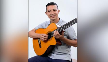 Eliezer Villamar le canta a la  'No a la revocatoria'