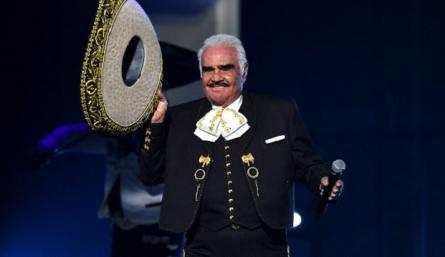 Vicente Fernández fue operado de emergencia