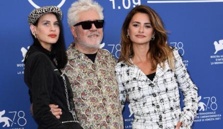 Almodóvar y Penélope Cruz, en la apertura de la Mostra de Venecia