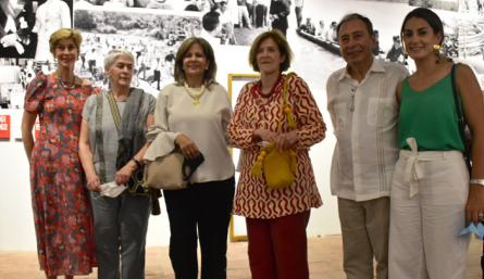 Carolina Barco Isakson, Julia Barco Isakson, Martha Hernández de Colmenares, Diana Barco Isakson, José Eustorgio Colmenares y Estefanía Colmenares Hernández. / Foto:  Pablo Castillo