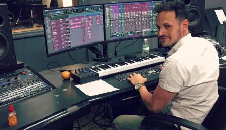 Andrés Contreras, una mezcla de sonidos y música