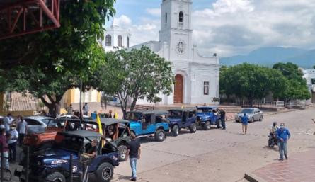  Caravana de Willys en Villanueva, Guajira