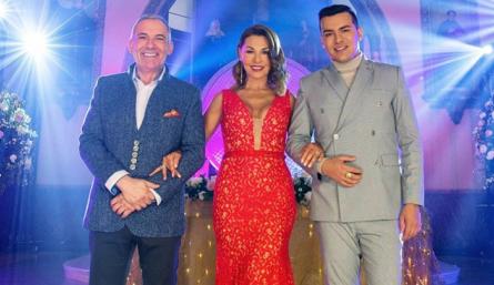 El cantante de música popular Yeison Jiménez (derecha) acompañará a Amparo Grisales y al maestro César Escola en la mesa de jurados. / Foto: Cortesía