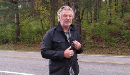 Encargado de entregar el arma a Baldwin rompe el silencio