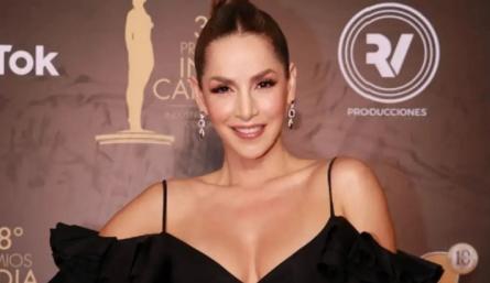 Los reflectores de India Catalina para televisión pública