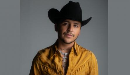 Christian Nodal se llevara el reconocimiento a "Evolución Extraordinaria"