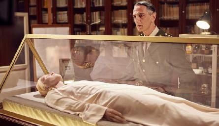 Este martes se estrena la serie 'Santa Evita'