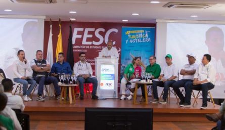 Los aspirantes a la Alcaldía hablaron sobre turismo e hicieron un pacto para priorizar a este sector./Foto Juan Pablo Cohen-La Opinión