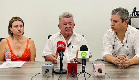 Los diputados Luis Alberto Otero y Ramón Cabrales anunciaron en rueda de prensa que no serán candidatos nuevamente a la Asamblea./Foto cortesía