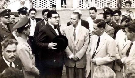 homenaje a Víctor Hernández,