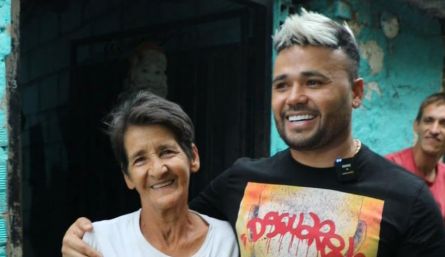 El intérprete continúa ascendiendo en su carrera y ya es reconocido como uno de los mejores cantautores de música popular en el país.