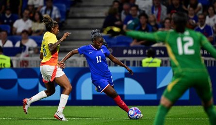 La selección femenina de Colombia resbaló en su primera salida en el fútbol olímpico.