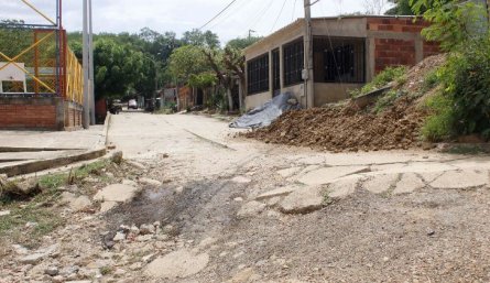 13 calles tiene el barrio Camilo Daza.