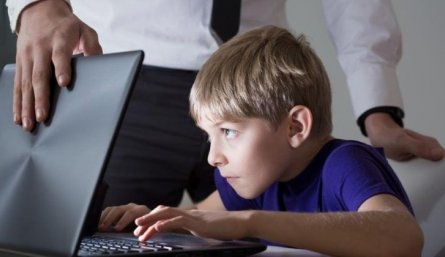 En conferencia realizada en Asinort se advirtió el uso excesivo de pantallas en menores.