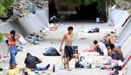 El canal Bogotá es uno de los sitios con mayor afluencia de habitantes de la calle/Foto Carlos Ramírez